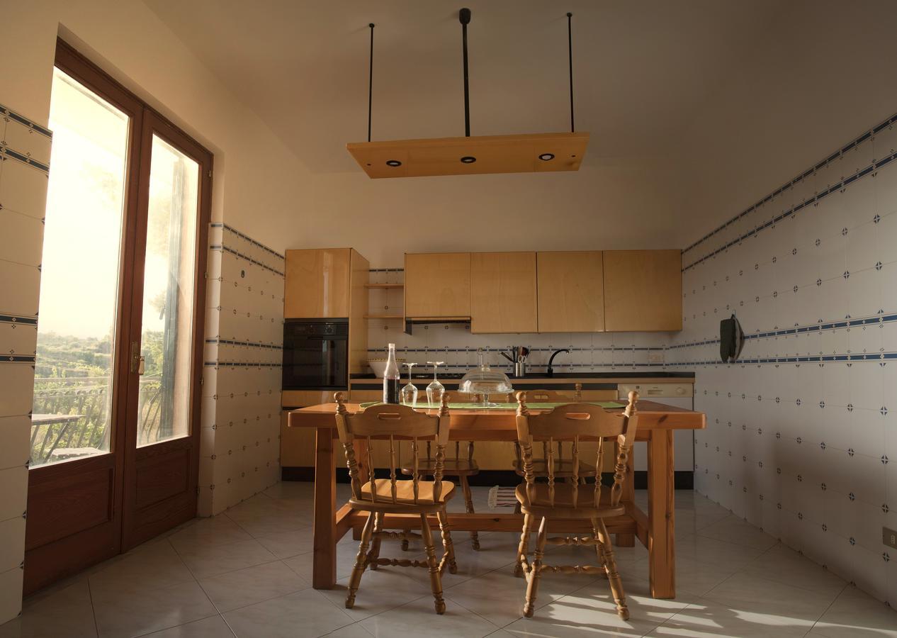 Villa Fraele Ачиреале Экстерьер фото