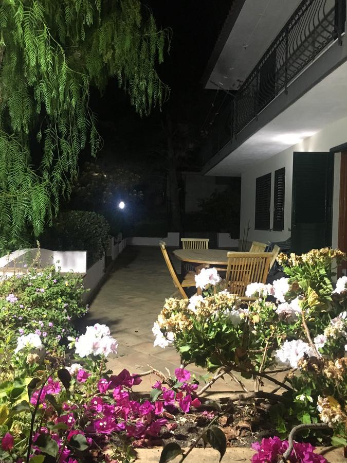 Villa Fraele Ачиреале Экстерьер фото