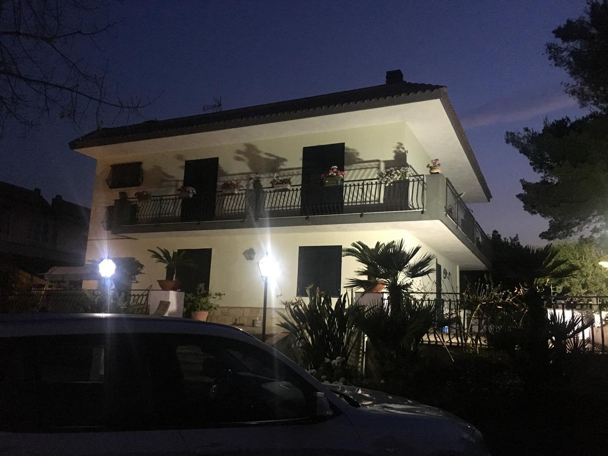 Villa Fraele Ачиреале Экстерьер фото